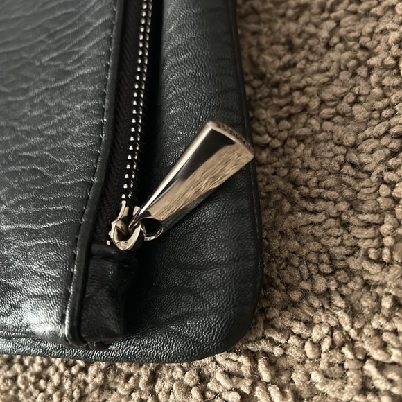 Express Clutch Purses - Picture 11 of 14